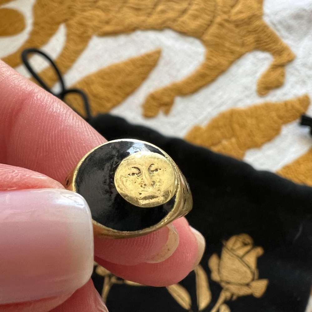 Verameat brass and gold sun/moon ring black enamel sz7
